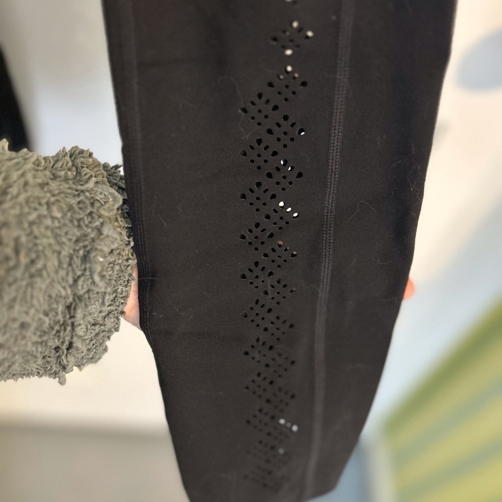 Athleta Black Niyama 7/8 Tight in Powervita with Laser-cut details (NWOT) - Picture 4 of 13